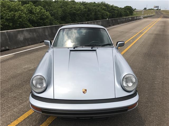 1977 -- Porsche 911 --