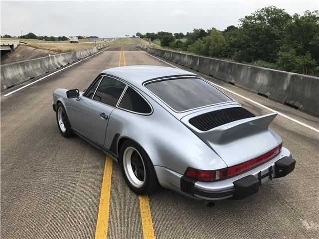 1977 -- Porsche 911 --