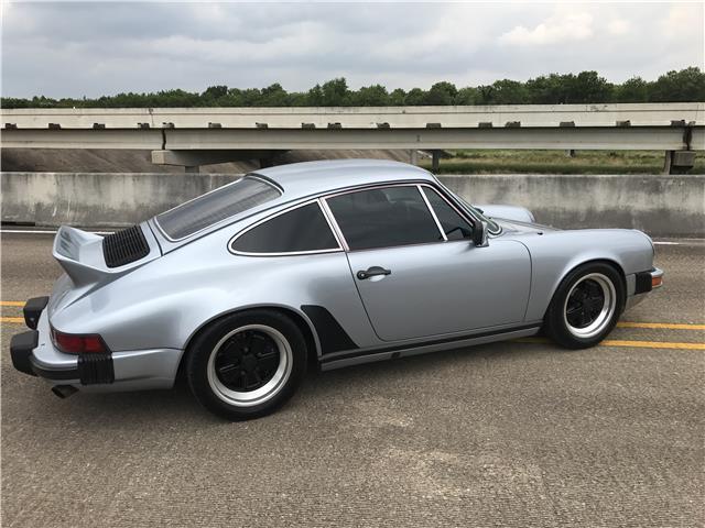1977 -- Porsche 911 --