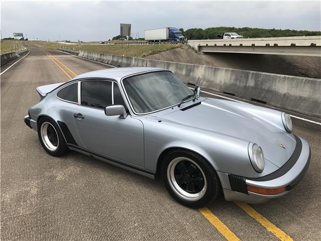 1977 -- Porsche 911 --