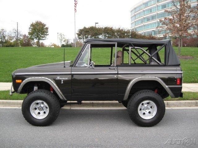 1977 Green Ford Bronco SUV