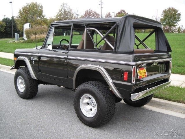 1977 Green Ford Bronco SUV