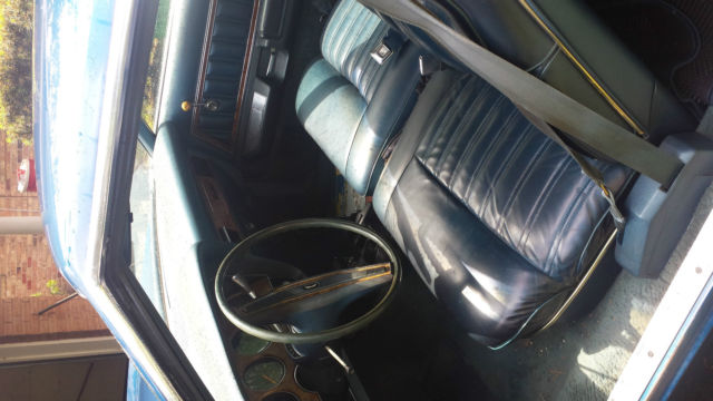 1977 Blue Ford Thunderbird Coupe