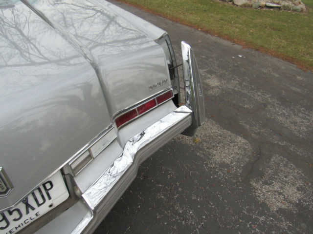 1977 Silver Oldsmobile Toronado Coupe