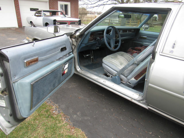 1977 Silver Oldsmobile Toronado Coupe
