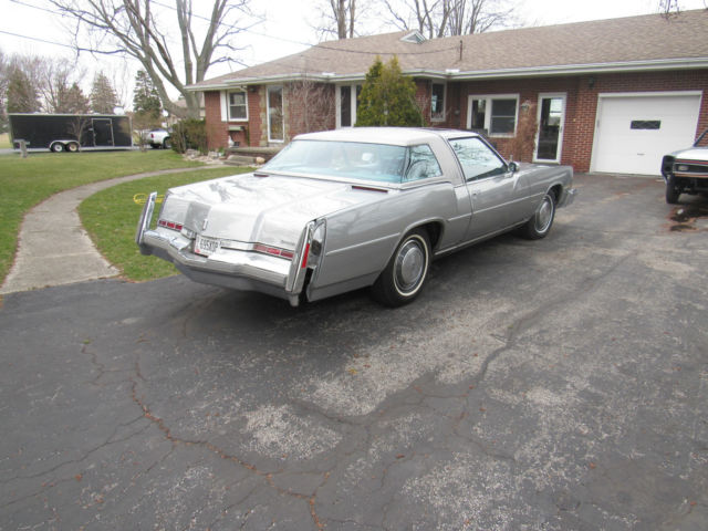 1977 Silver Oldsmobile Toronado Coupe
