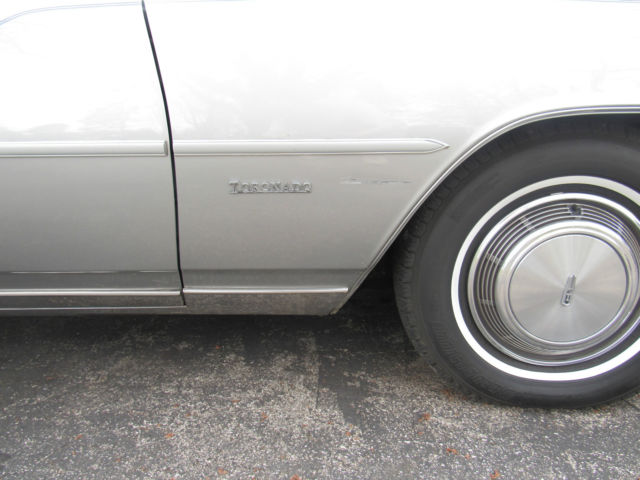 1977 Silver Oldsmobile Toronado Coupe