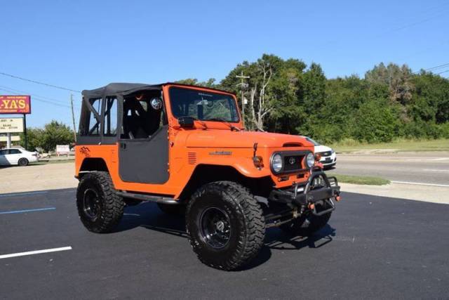 1977 Orange Toyota FJ Cruiser SUV