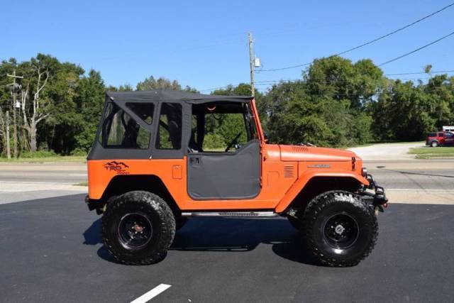 1977 Orange Toyota FJ Cruiser SUV