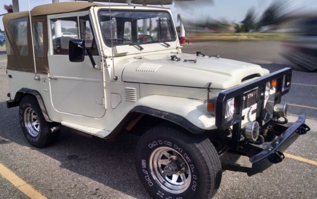 1977 Tan Toyota Land Cruiser