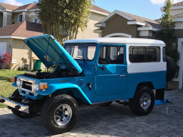 1977 Blue / White Toyota Land Cruiser