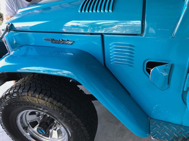 1977 Blue / White Toyota Land Cruiser