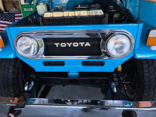 1977 Blue / White Toyota Land Cruiser