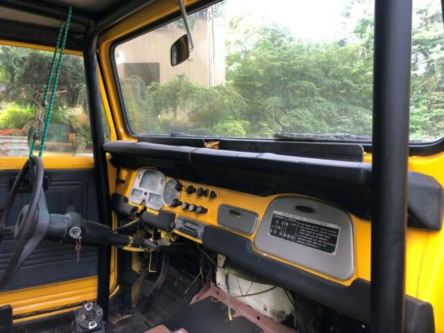 1977 Yellow Toyota Land Cruiser SUV