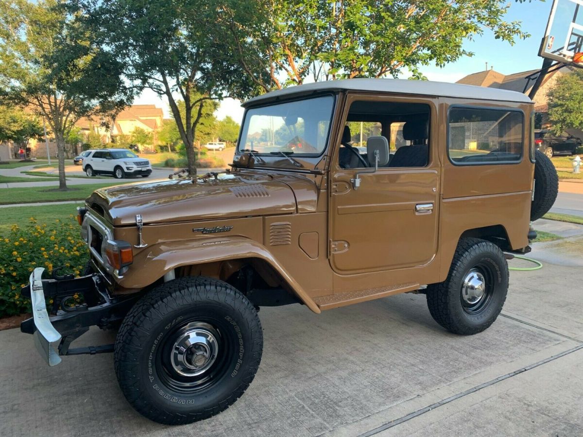 1977 Orange Toyota Land Cruiser SUV