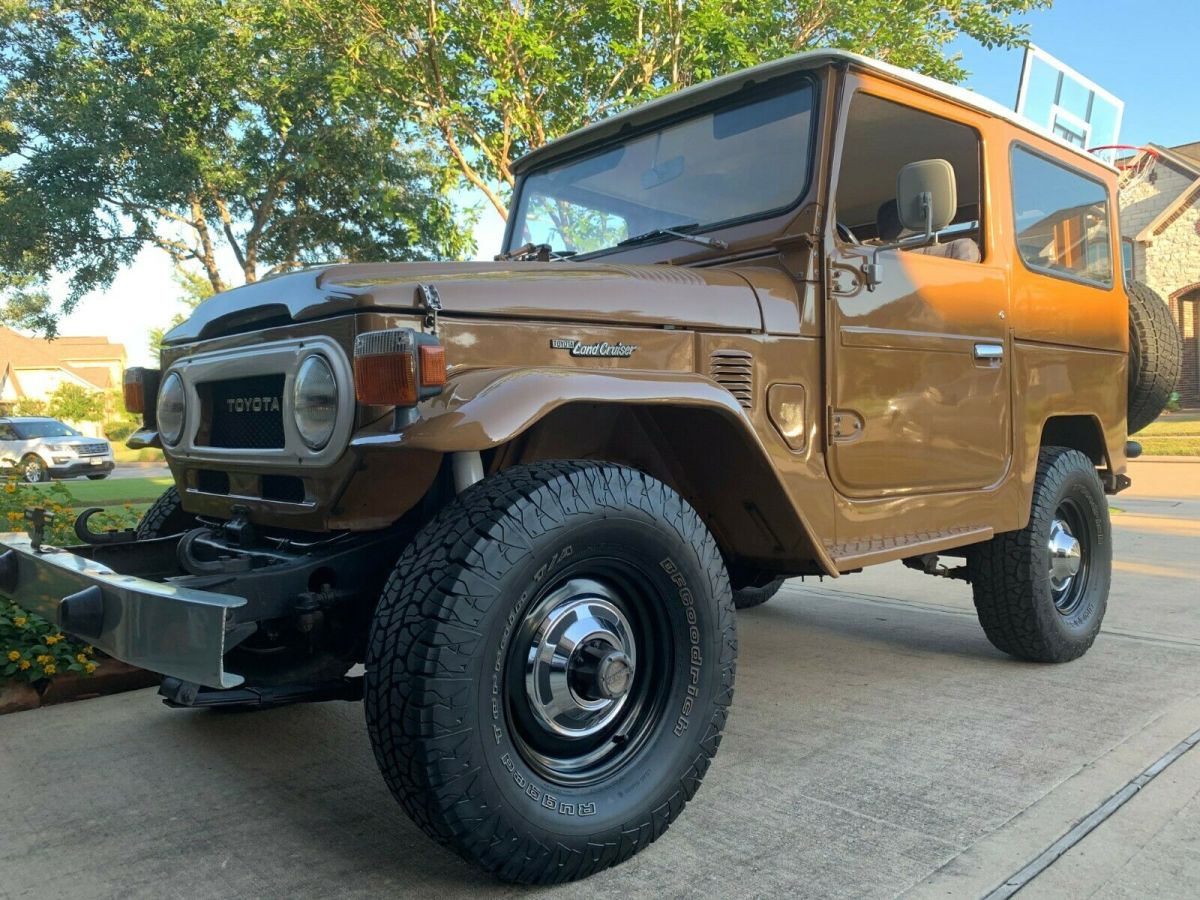 1977 Orange Toyota Land Cruiser SUV
