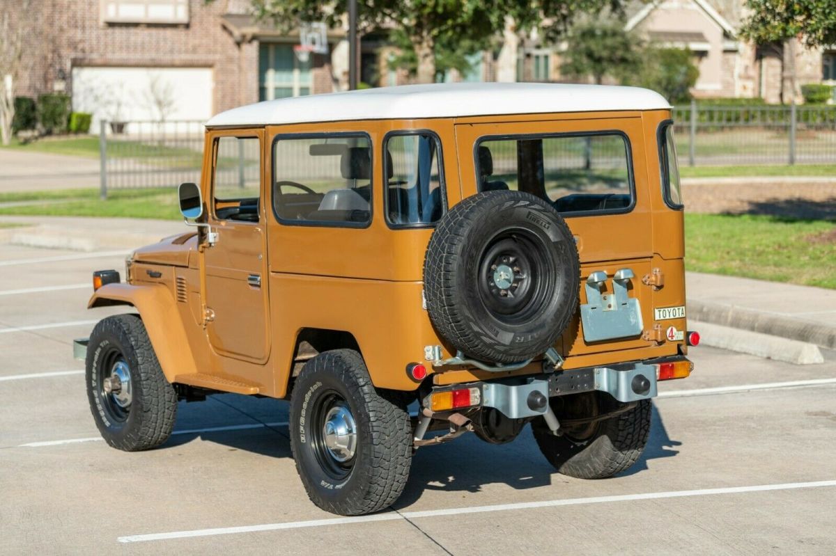 1977 Orange Toyota Land Cruiser SUV