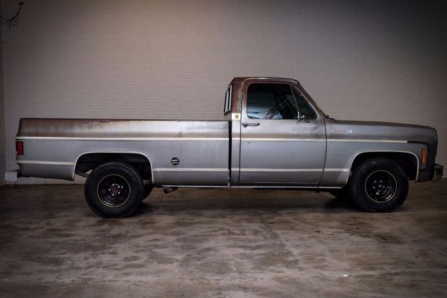 1977 White Chevrolet C10