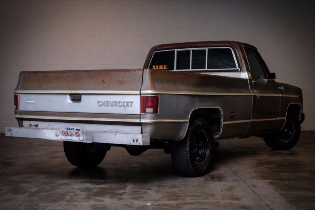 1977 White Chevrolet C10