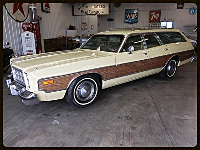 1977 Yellow Dodge Monaco