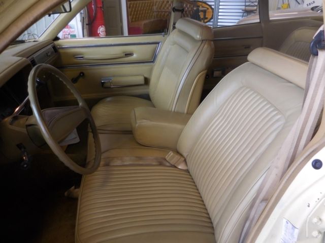 1977 Yellow Dodge Monaco