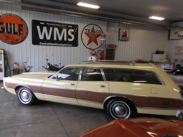 1977 Yellow Dodge Monaco