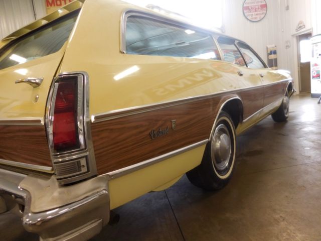 1977 Yellow Dodge Monaco