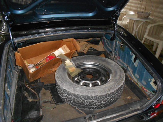 1977 Blue Jaguar XJ6 COUPE