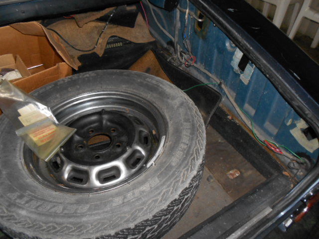 1977 Blue Jaguar XJ6 COUPE