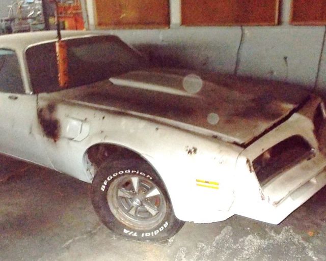 1977 White Pontiac Trans Am Coupe