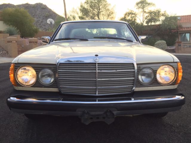 1978 Cream Mercedes-Benz 200-Series Coupe