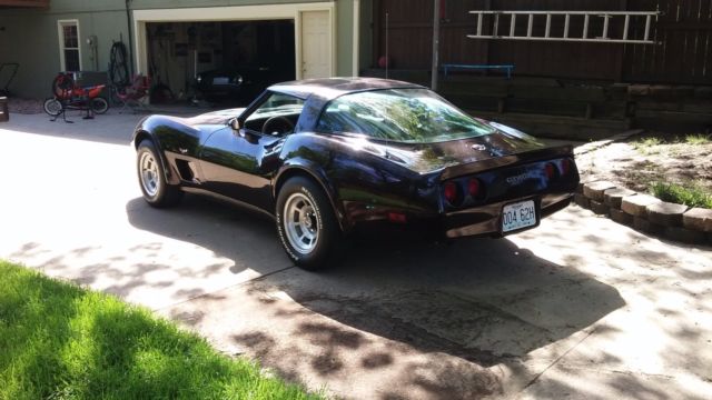 1978 Burgundy Chevrolet Corvette