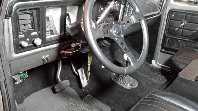 1978 Silver Ford Bronco