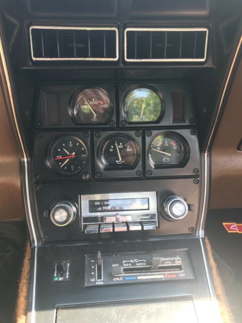 1978 White Chevrolet Corvette
