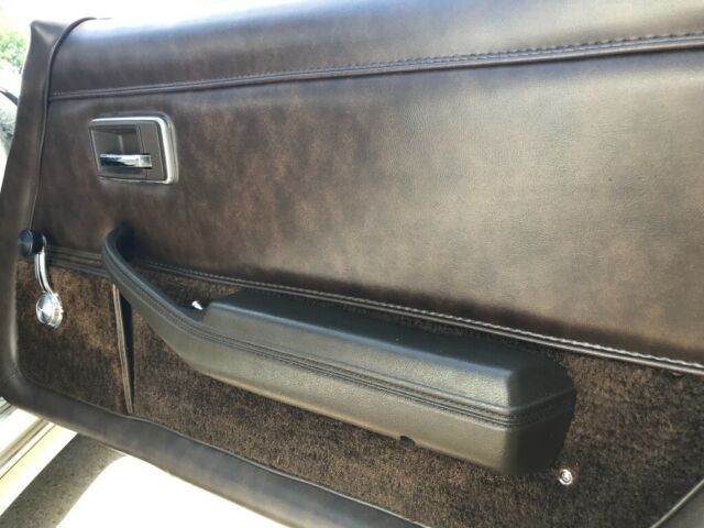 1978 White Chevrolet Corvette