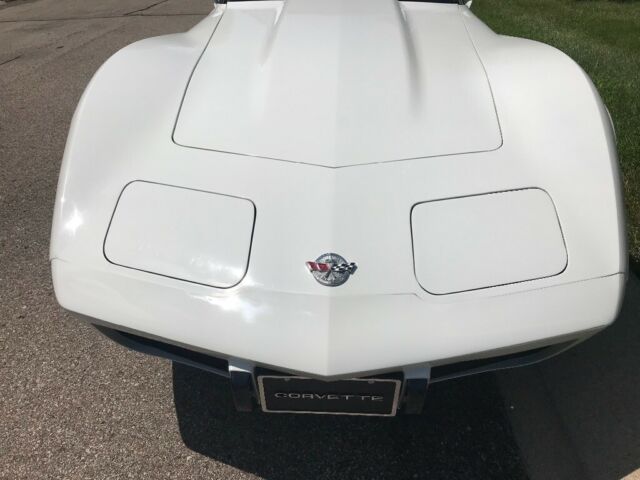 1978 White Chevrolet Corvette