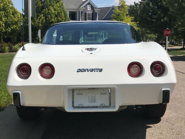 1978 White Chevrolet Corvette