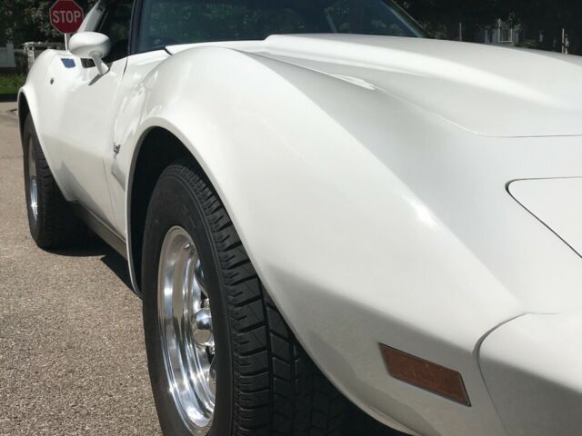 1978 White Chevrolet Corvette
