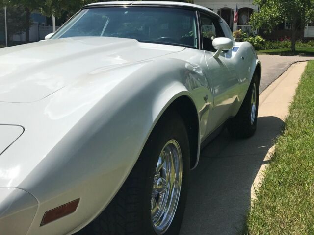 1978 White Chevrolet Corvette