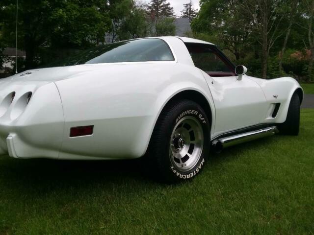 1978 White Chevrolet Corvette
