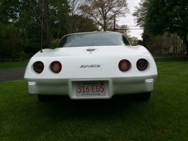 1978 White Chevrolet Corvette