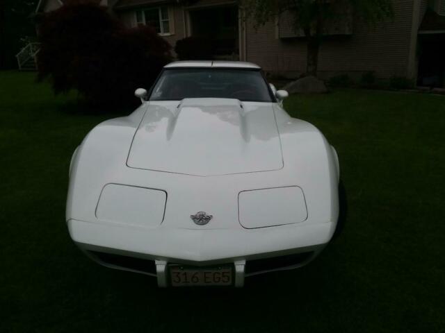 1978 White Chevrolet Corvette