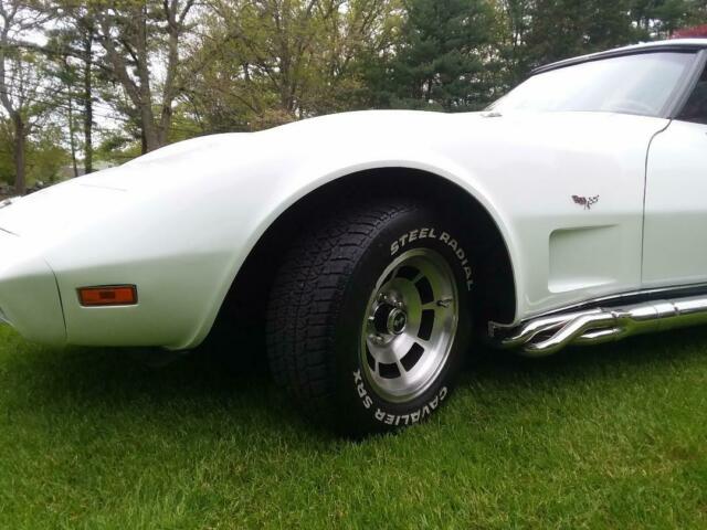 1978 White Chevrolet Corvette