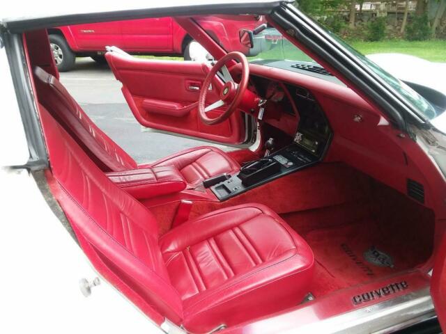 1978 White Chevrolet Corvette