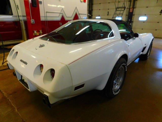 1978 White Chevrolet Corvette Coupe