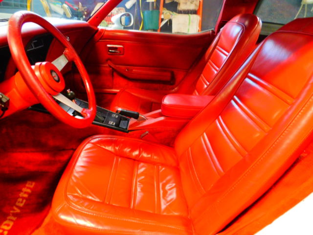 1978 White Chevrolet Corvette Coupe