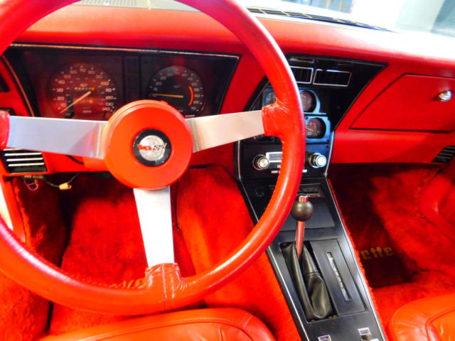 1978 White Chevrolet Corvette Coupe