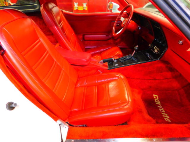 1978 White Chevrolet Corvette Coupe