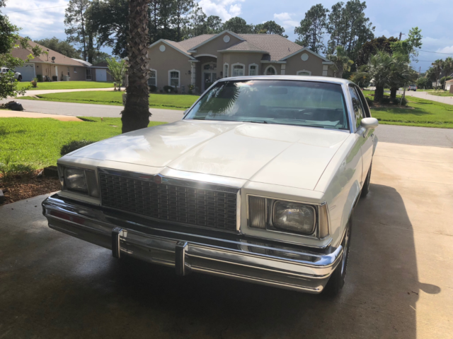 1978 White Chevrolet Malibu Coupe