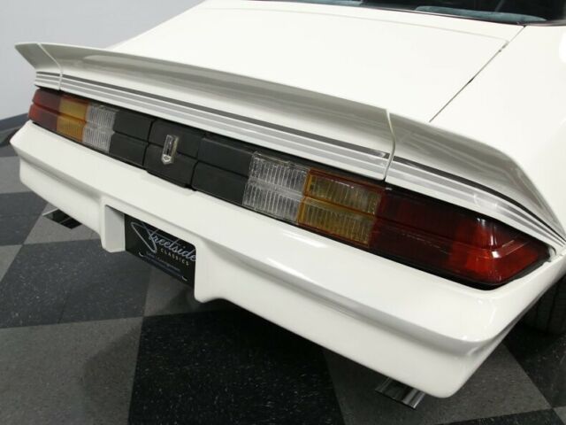 1978 White Chevrolet Camaro